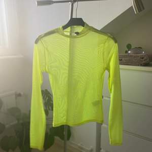 Neongul tröja i mesh från H&M, storlek xs💕