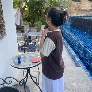 Oversized brun/beige t-shirt med tryck - Sitter oversized 