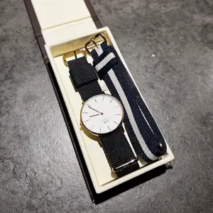 Daniel Wellington klocka i fint skick, finns en liten repa på uret! Batteriet behövs även bytas 💗 frakt tillkommer på 66kr