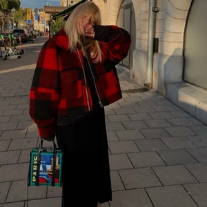 Intresse koll på H&m jackan  - Snygg rutig jacka från H&m. Ej min bild (alicelöf) men jackan är i strl S. Bara skicka om ni vill ha mer bilder.