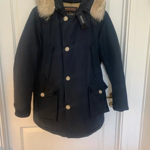 Woolrich Vinterjacka  - Hej! Säljer min Woolrich vinterjacka i storlek Xs men passar även S och M. Jacka är i ett mycket bra skick. 