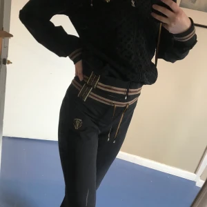 Mjukisdress - Storlek Small 