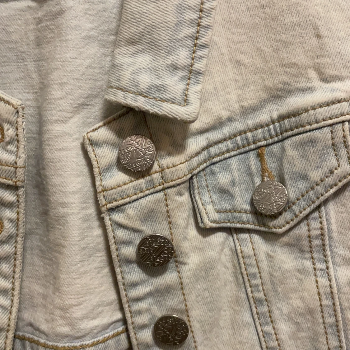 Lightwash cropped denim jacket - 90