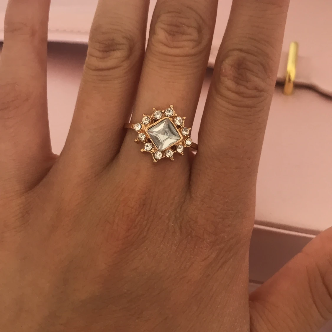 Ring guldfärgad  - 91