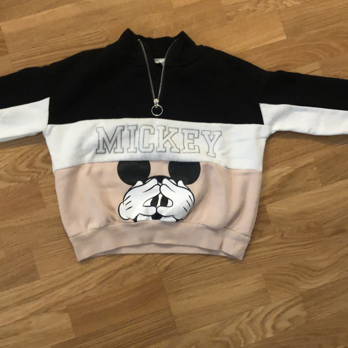 Hoodie från Hk&M till 10-12 år (146-152)