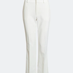 Kostymbyxor bikbok  - Säljer dessa kostymbyxor i stl XS. Har bara blivit använda några fåtal gånger. En hälla har lossnat men går att sy fast igen (se sista bilden). Köparen står för frakten🥰