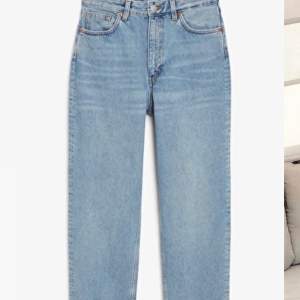 Blåa taiki jeans från monki⚡️ Superbra skick!🥰 storlek 24💛