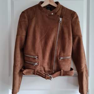 Brown biker jacket from Zara. Perfect condition, used only 2-3 times so it looks like new! It has practical real pockets 😄 Size S.