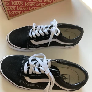 Vans - Vans i originalförpackning säljes. Superbra skick, använda typ en gång. Skickas spårbart. Storlek 37