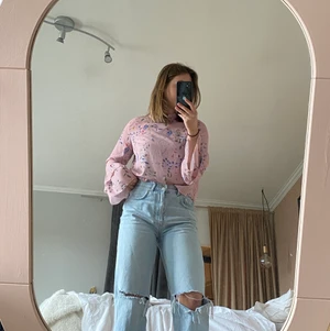 Blommig blus från Gina Tricot - Blus från Gina Tricot i storlek S. Nästintill oanvänd✨