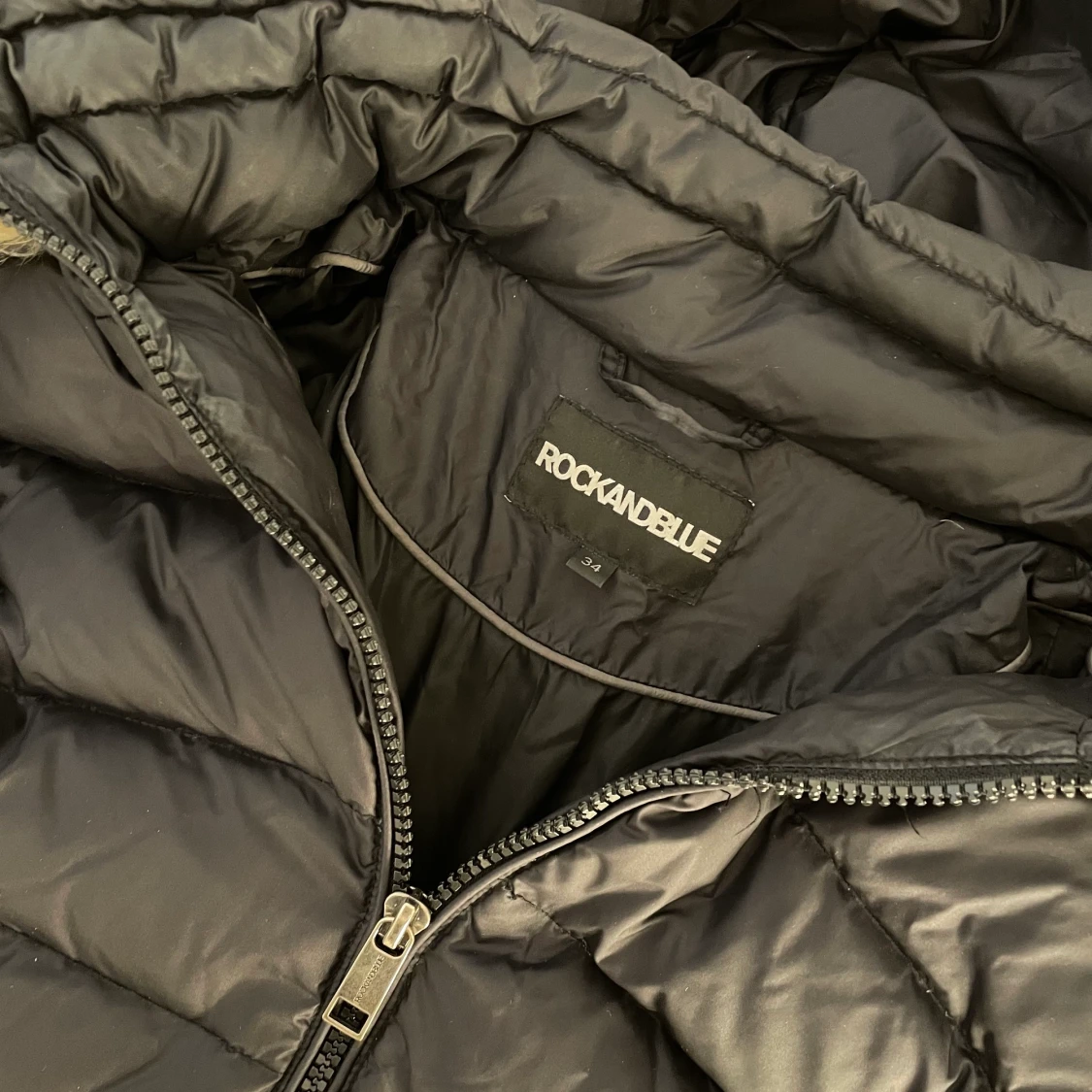 Rock and blue jacka  - 91