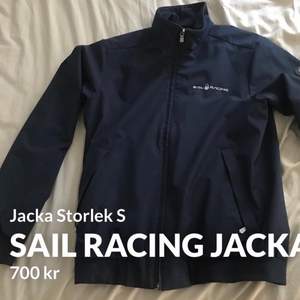 Snygg sail racing jacka superbra skick använder den inte mycket längre därför vill jag sälja den.