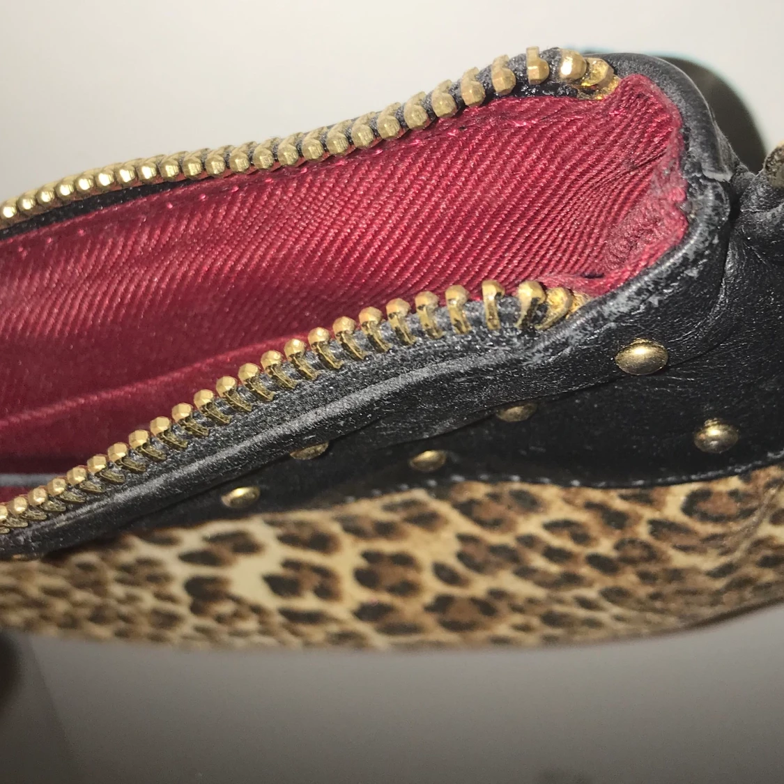 Liten väska i skin/leopardmönster - 91