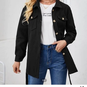 Kappa - Väldig fin kappa från shein, aldrig använd. Väldigt tjock och varm material perfekt till hösten/ varmare vinterdagar. 