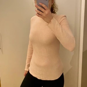 Really comfy tröja - Size S, good condition, really nice material (makes it cosy)