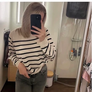 Zara Tröja - Oanvänd, postar redan imorgon!❤️