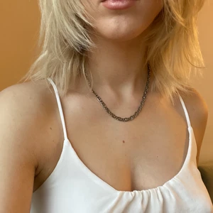 Kedja - Kedja från urban outfitters ❣️ använder knappt halsband så säljer därmed