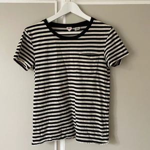 Levi’s T-shirt  - Fin randig levi’s t-shirt storlek s 