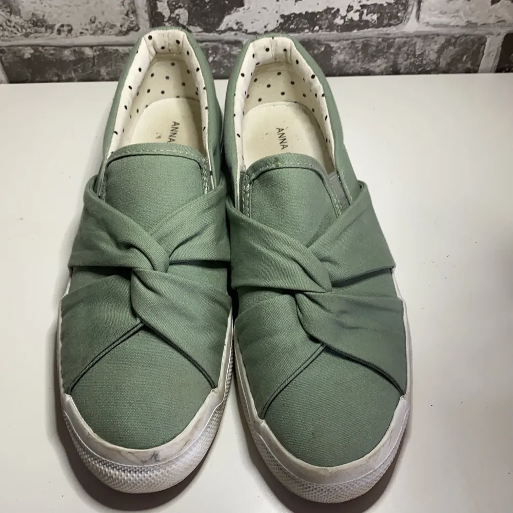 Gröna skor från Anna Field storlek 38. Knappt använda, 150kr💫💫⭐️. Skor.
