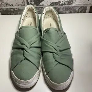 Gröna skor från Anna Field storlek 38. Knappt använda, 150kr💫💫⭐️