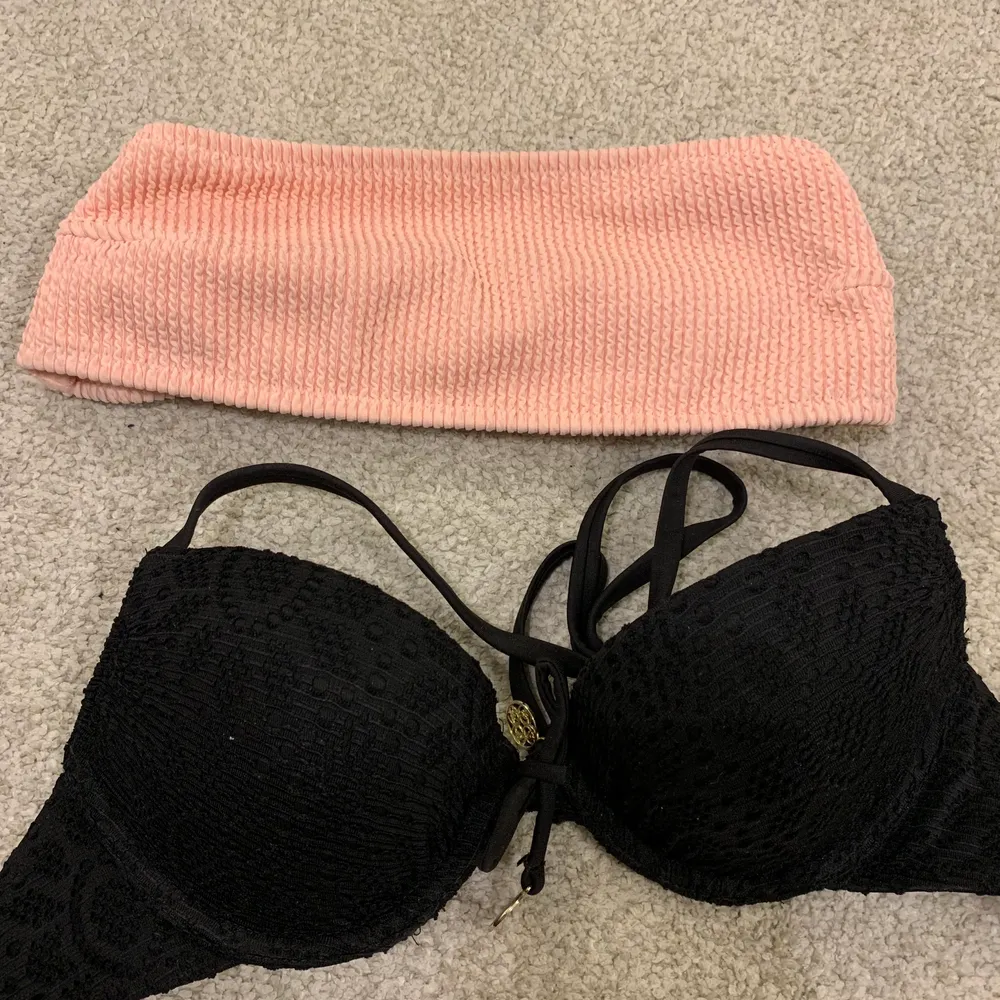 Två bikini toppar kan köpas separat. Den rosa är i storlek s. Övrigt.