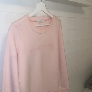sail racing - Aldrig använd den. Ljusrosa färg i storlek XS/S. Köptes för 499kr❤️