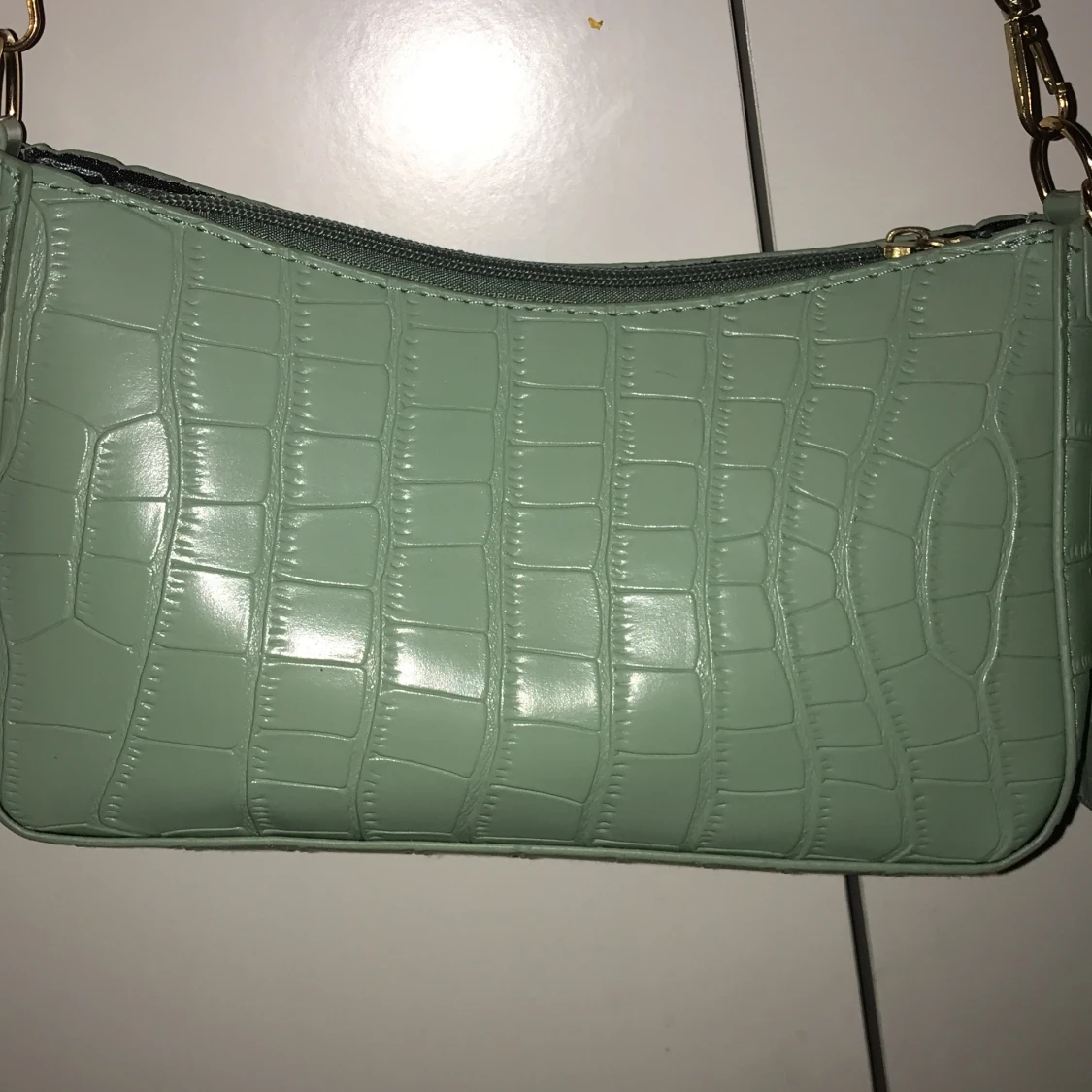 Fin väska med ett stort utrymmet  - 91