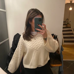 Stickad ulltröja  - Superfin ull tröja från bikbok strl L men skulle säga att den passar S-L ❣️❣️ aldrig använd