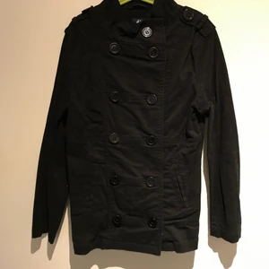 Jacka - Jacka från H&M i strl 152. Använd några få gånger. Köparen står för eventuell frakt. 