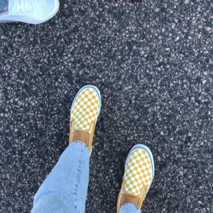 Gula rutiga Vans - Vans i strl 40 knappt använda i väldigt gott skick