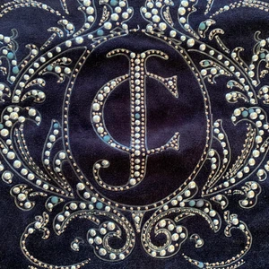 Juicy couture hoddie - PUBLICERAR PÅ NYTT! Sjukt nice juicy hoodie, sitter tight på mig xs. Så nice passform och i perfekt skick. Köparen står för frakt! Buda i kommentarerna💕 Köp direkt för 700!