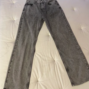 Jeans-straight off - Endast testade och dom är helt nya!