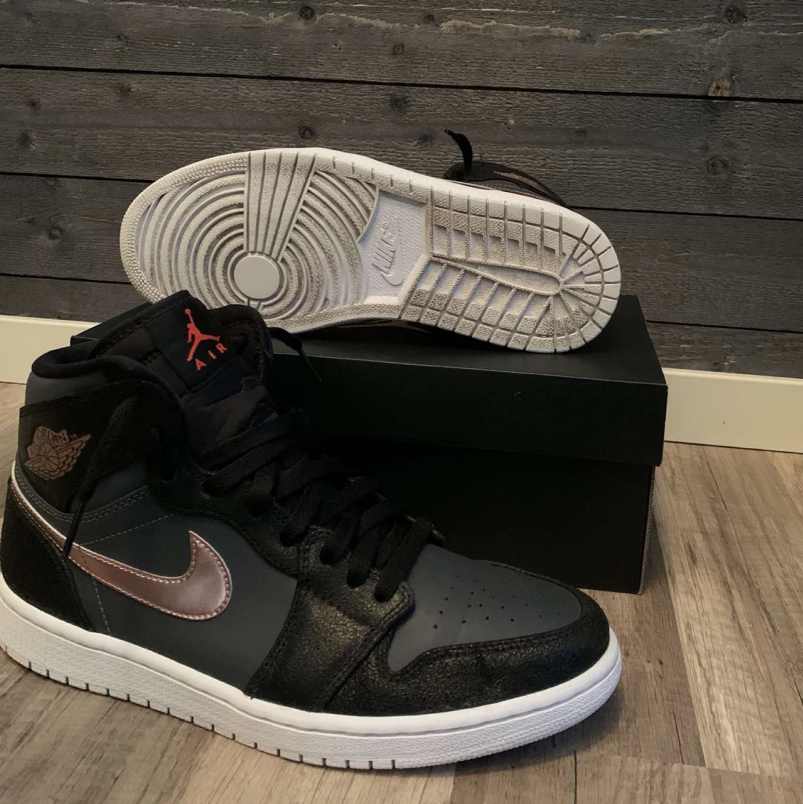 Jordan 1 retro high black metallic… - 90