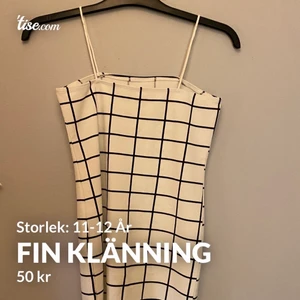 Skit snygg klänning  - Aldrig använt bara testat. KÖPARE STÅR FÖR FRAKT 
