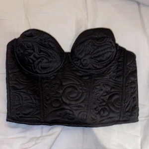 zara korsett strl S - helt oanvänd med lappen kvar. Zara korsett med mönster 