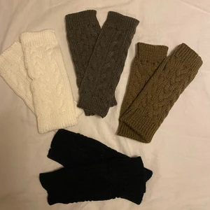 Vantar - Torgvantar/handledsvärmare i flera olika färger! Det är one size och passar alla, vi har testat på massa olika och de passar verkligen alla. 1 par för 149kr och 2 par för 279kr