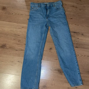 Just Junkies Loose fit Jeans, strl 28/30 - Jeans från Just Junkies. Passform: Loose fit. Strl 28/30. Väldigt bra skick, nypris 899.