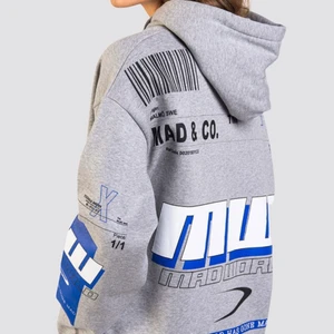 Hoodie med tryck - Overzised hoodie, nypris 599. Använd en gång💕