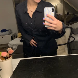 Tommy hilfiger skjorta - Super fin Tommy hilfiger skjorta som nästa aldrig är använd!💕