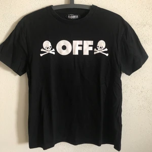 Women’s Off White x Mastermind Japan Tee - Women’s Off White x Mastermind Japan T-Shirt  Size small, regular small fit.  Excellent condition, no flaws or damage.  DM if you need exact size measurements.   Buyer pays for all shipping costs. All items sent with tracking number.   No swaps, no trades, no offers. 