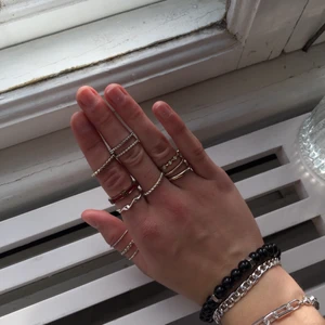 Ringar - Massa fina ringar i både guld och silver. Säljer för att jag har för många❣️ 80kr för alla, skriv för priser på enskilda ringar