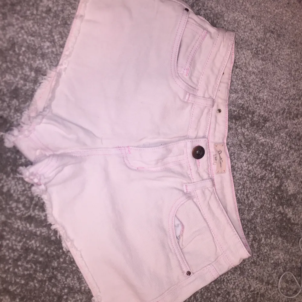 hii, i’m here because an exchange and im about to, i’ll never use this again and i can’t take them to my host country, i just used them three or four times during summer.  they are in perfect condition. . Shorts.