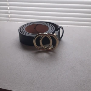 Bälte - Här så säljer jag en bälte som är ganska känd och det är ringar och är från H&M❤ tar emot kontanter  