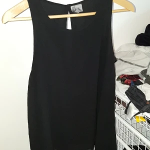 Linne från H&M - Linne i fint skick från H&M (Lång i sidorna)