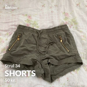 Shorts strl 34 - Säljer dessa shorts för dom inte kommer till användning.