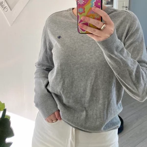 Morris tröja  - Säljer en Morris tröja i strl M. Fint skick! Köpare står för frakt🧚🏼‍♀️