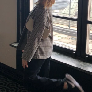 Rutig oversize kavaj - Oversize kavaj från Monki i brunt 