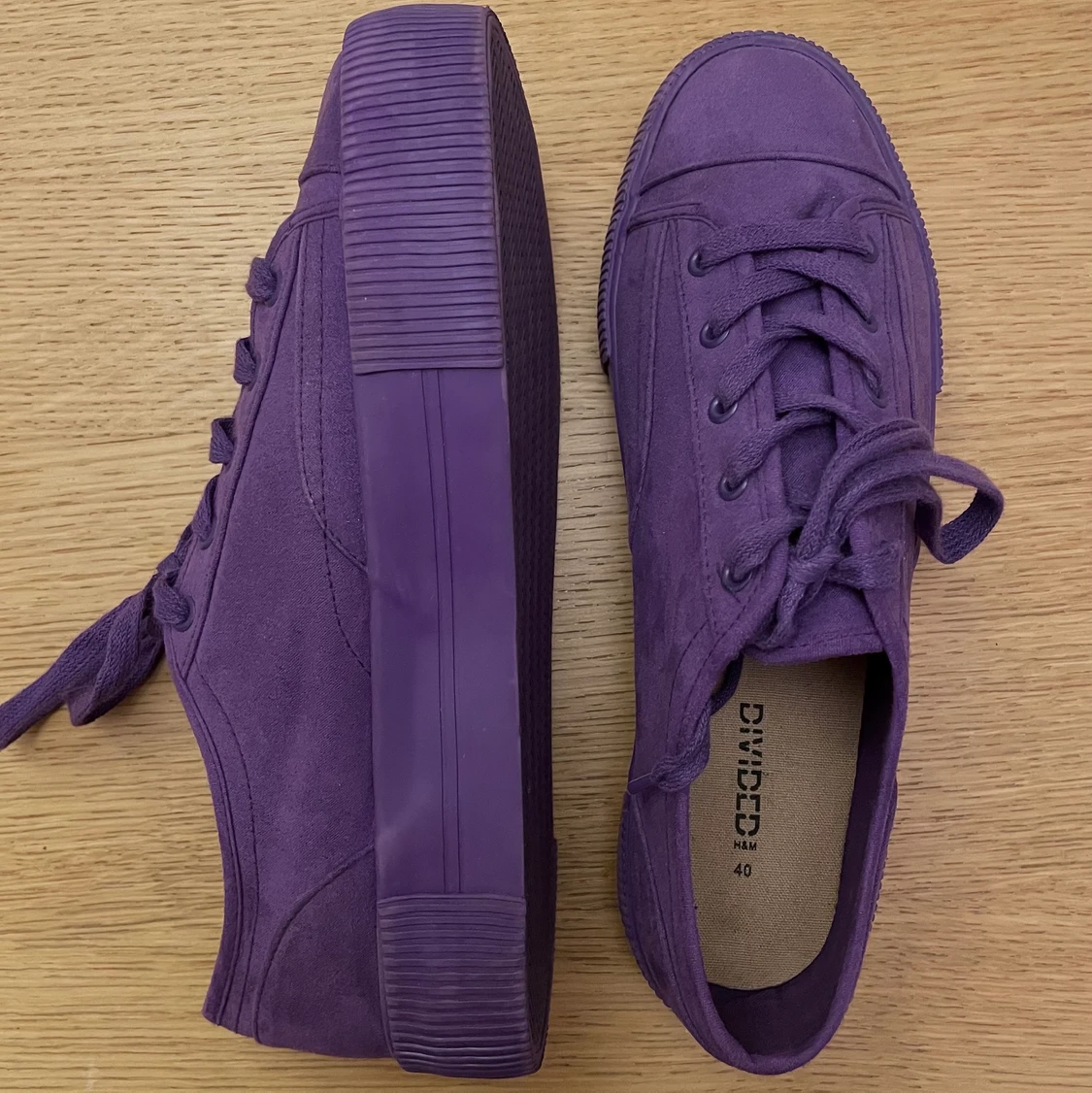Assnygga lila Divided-skor med hög sula!