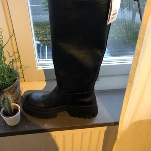 Boots - Helt nya dösnygga boots från zara, Strl 39 men passar mig med 38 oxå, nypris 859 säljer för ca 400💕💕