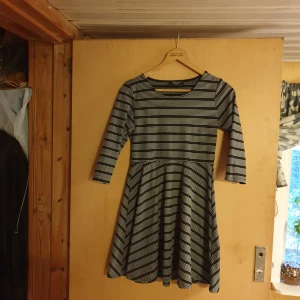 Sister point klänning - Snygg klänning från syster Point,stl s,